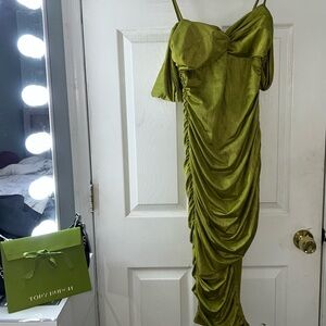 Green body con off the shoulder dress